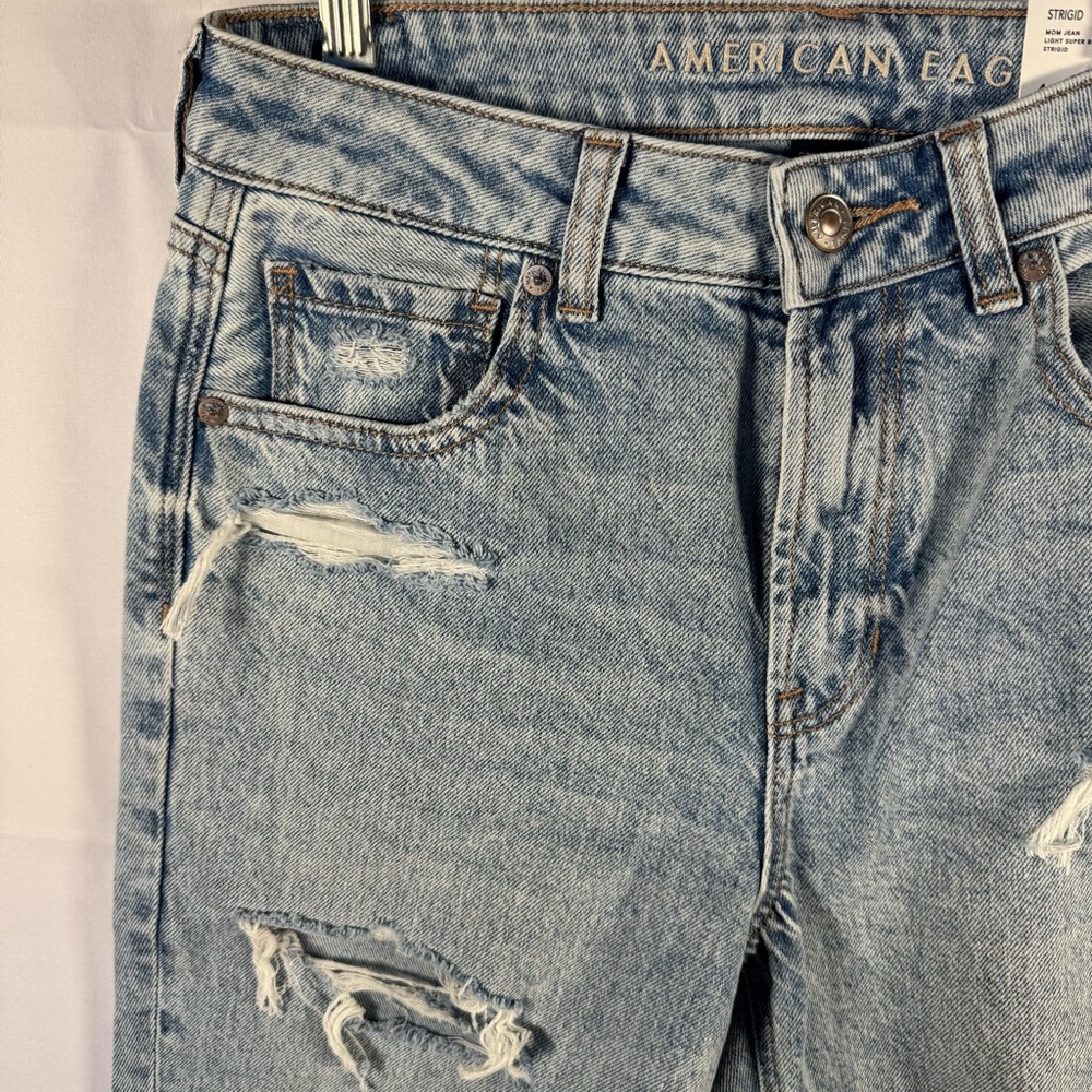 American Eagle Mom Jeans Size 4 27W Super High Rise Light Super Bleach Strigid - Picture 4 of 15